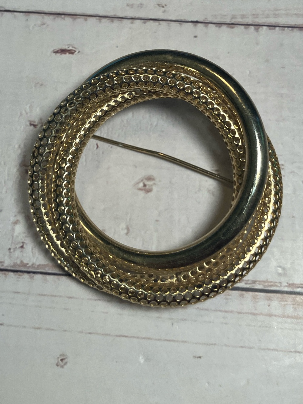 Vintage Gold Interlocking Circle Mesh Brooch Pin